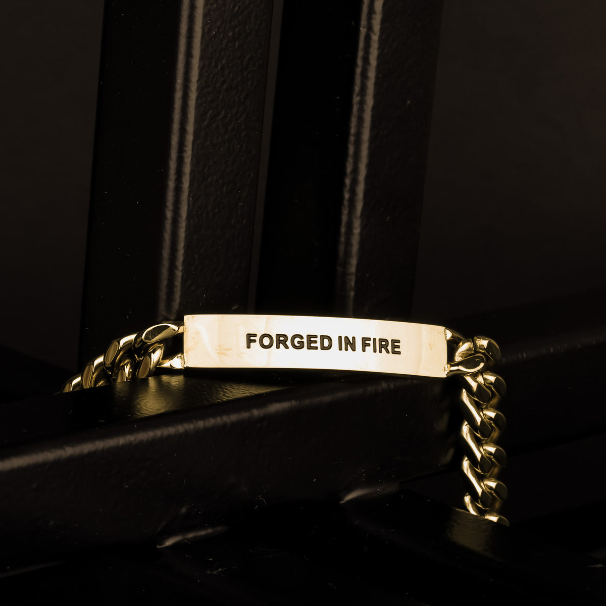 GOLD ENGRAVED CHAIN BRACELET