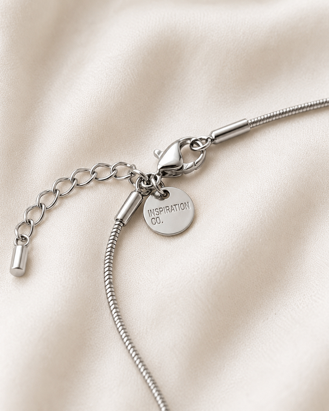POLE CHAIN NECKLACE