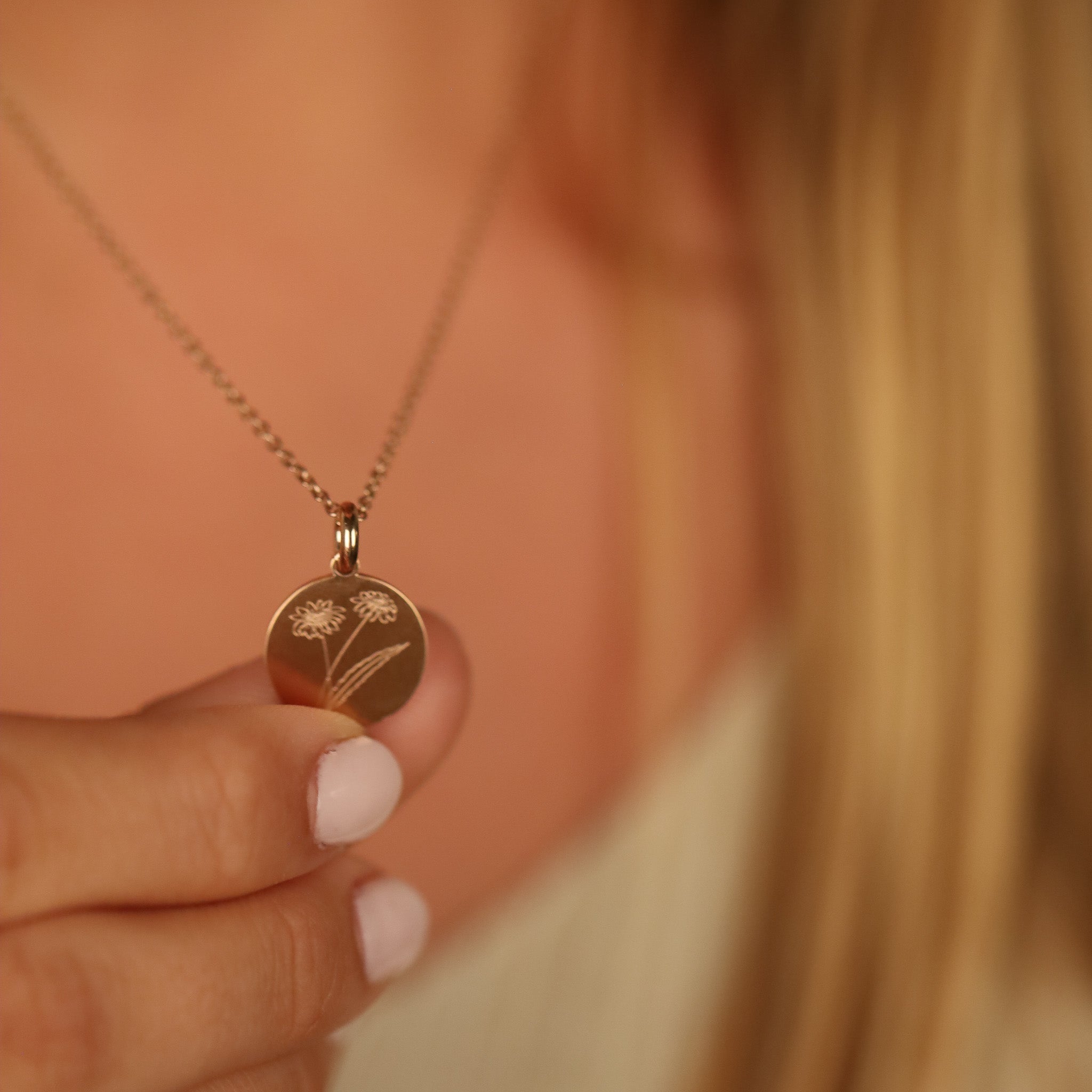 DAISY BIRTH-FLOWER PENDANT - Inspiration Co.