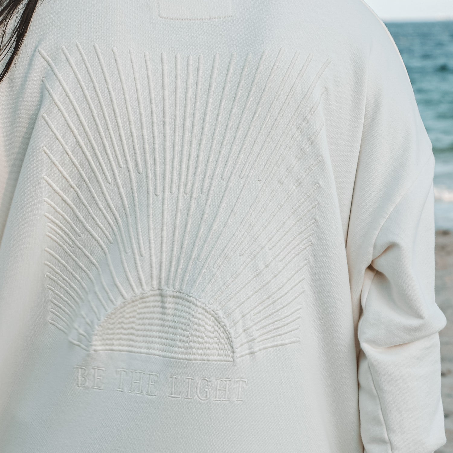 BE THE LIGHT - CREWNECK