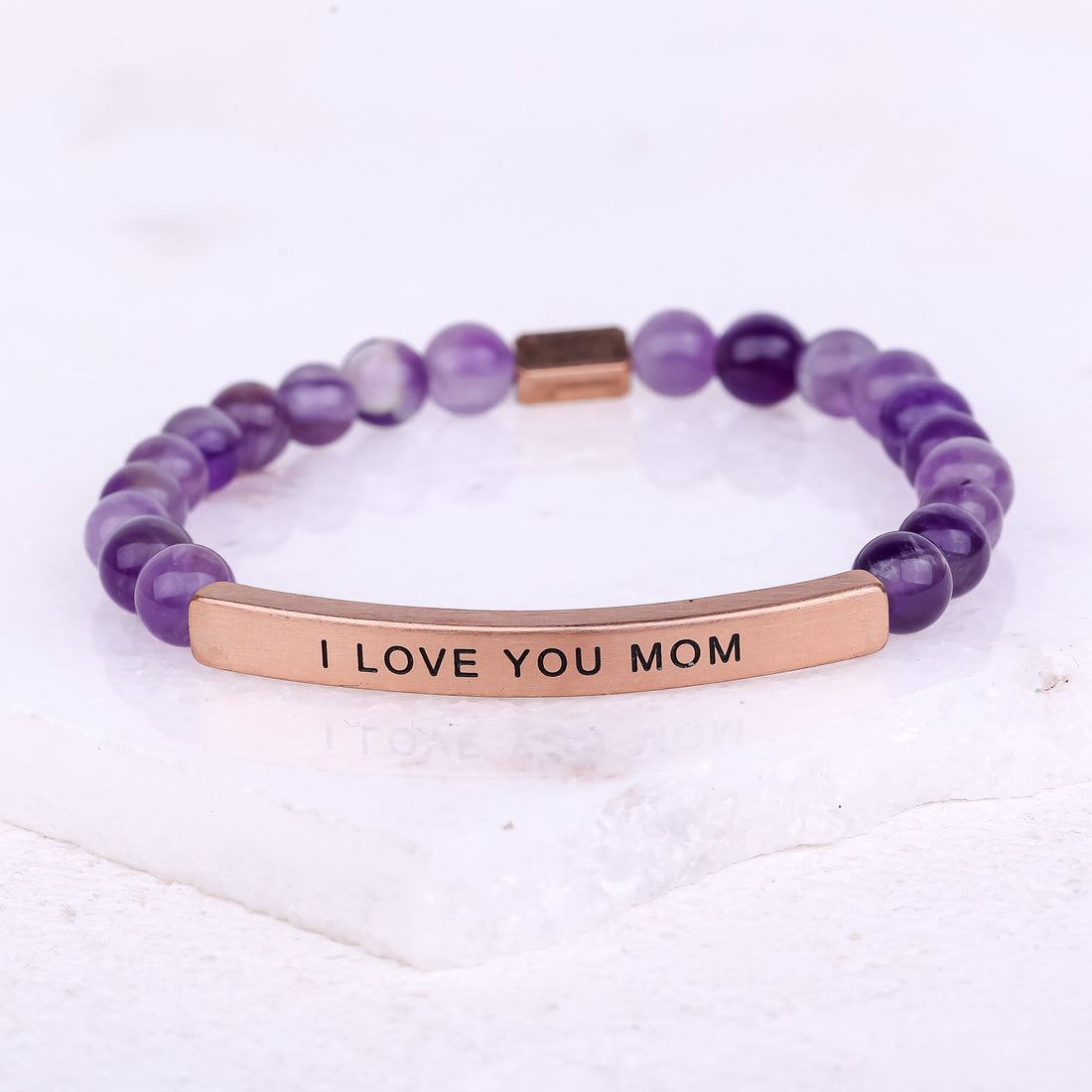 Heartfelt bracelet gift for mom with I LOVE YOU MOM inscription