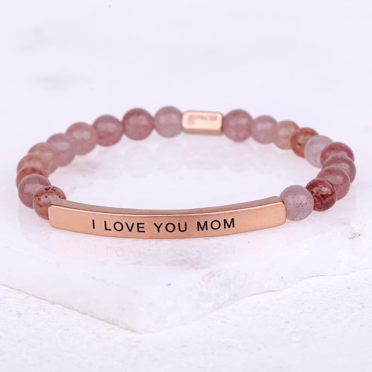 meaningful engraved jewelry for mom