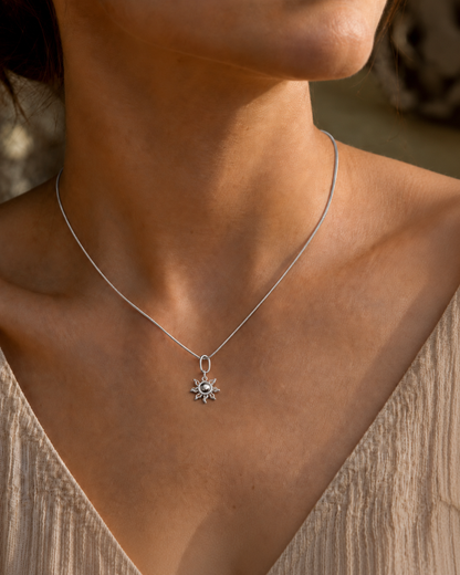 POLE CHAIN NECKLACE