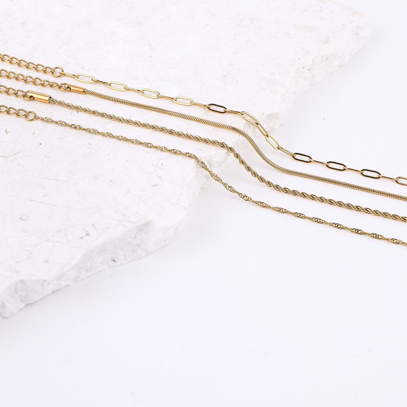 PAPERCLIP ACCENT CHAIN BRACELET - Inspiration Co.