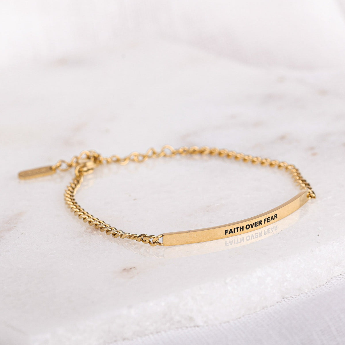 FAITH OVER FEAR- DAINTY CHAIN BRACELET 
