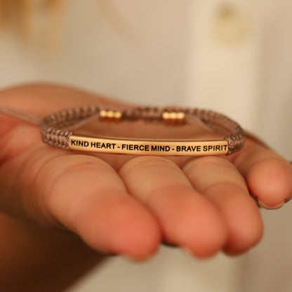 Rope bracelet featuring engraved MESSAGE