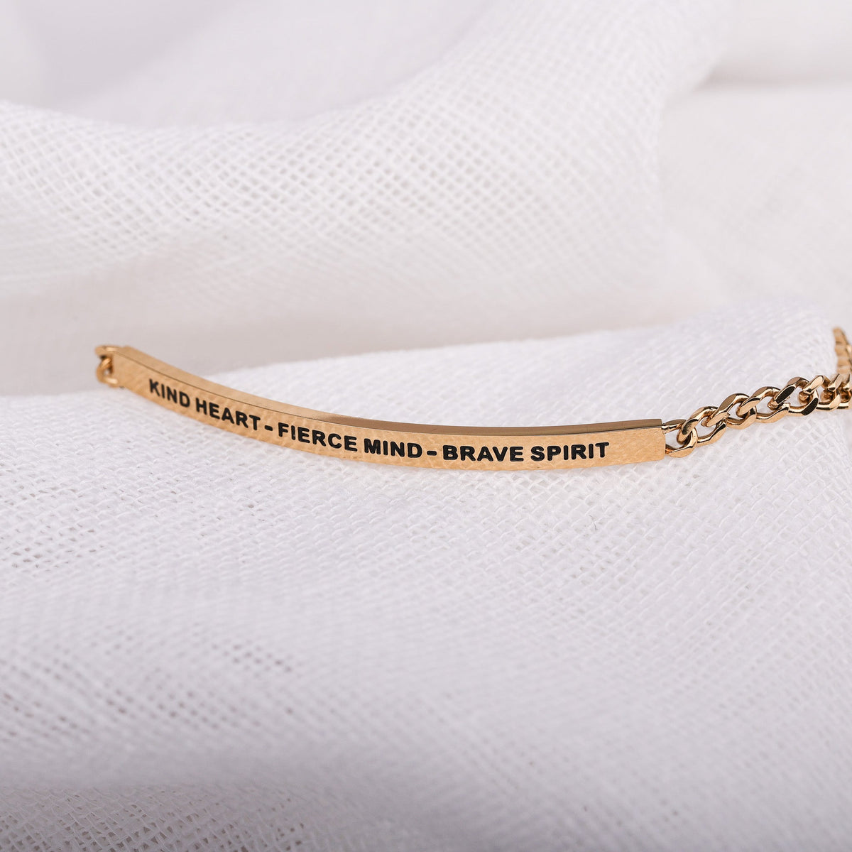Empowerment chain bracelet with inspirational message for confidence and courage