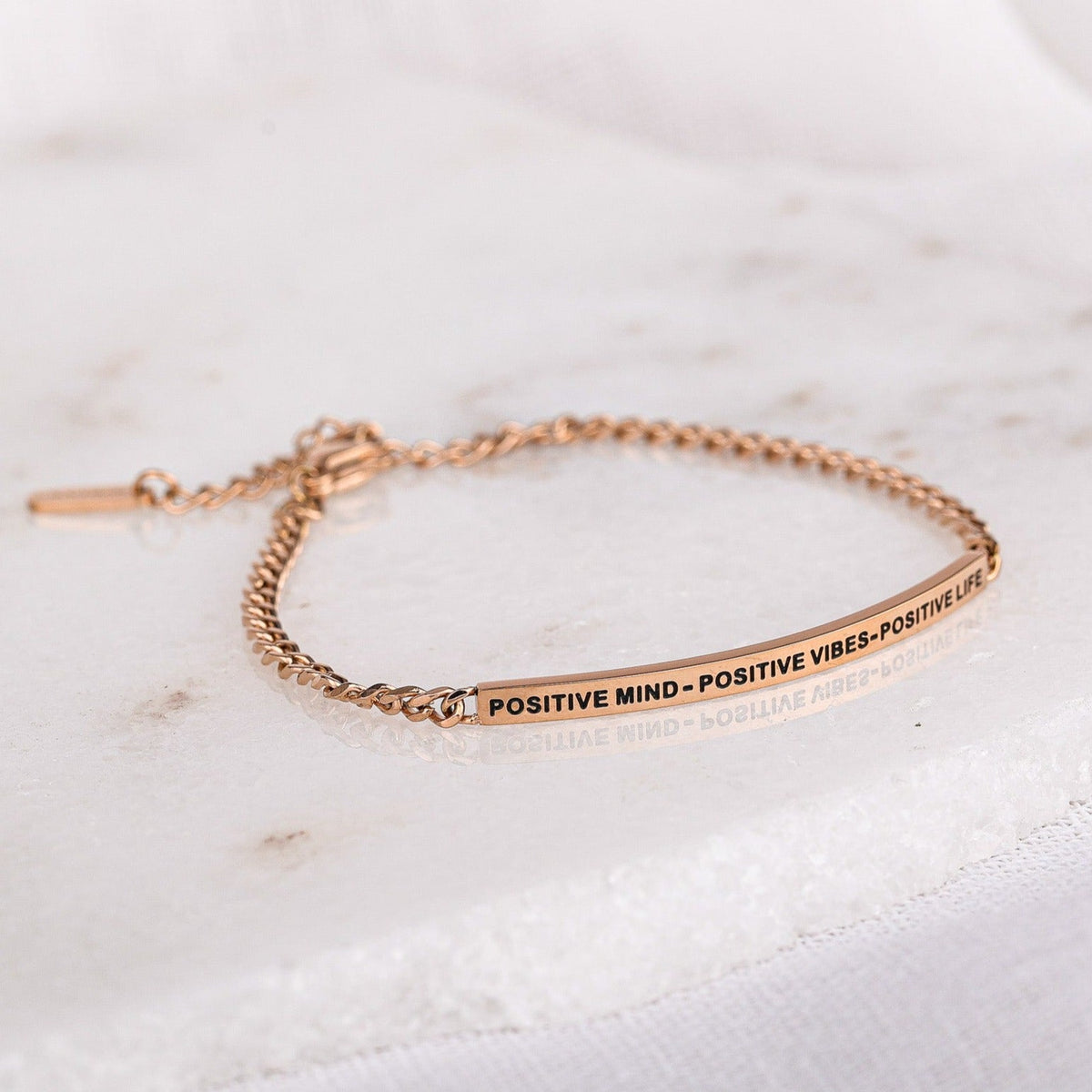 Chain bracelet engraved with “Positive Mind Positive Vibes Positive Life”