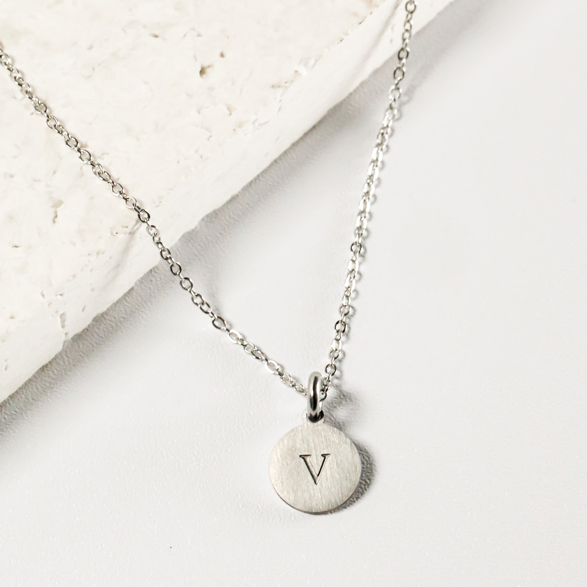 &quot;V&quot; PENDANT - Inspiration Co.